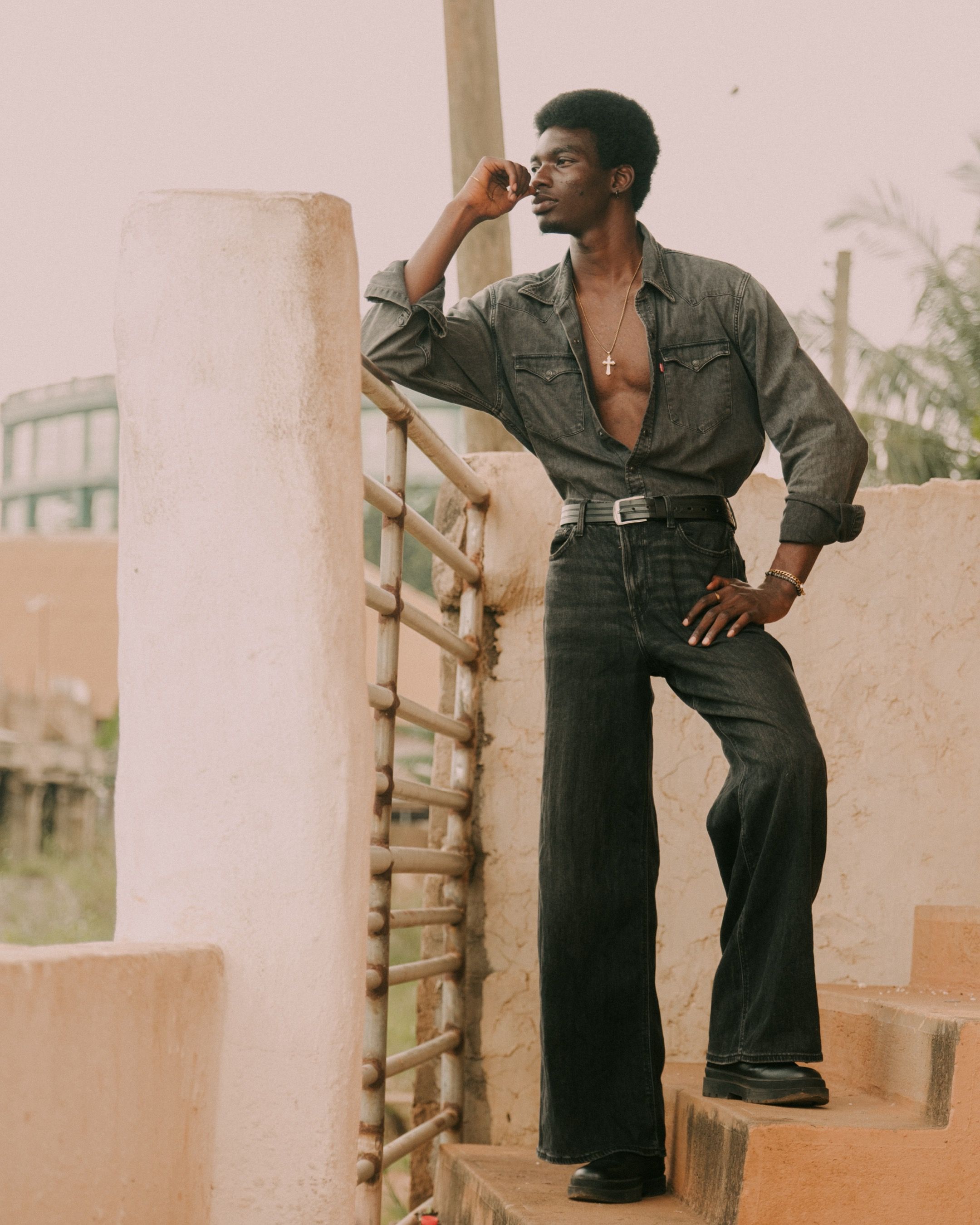 men's bell bottom jeans with shoes