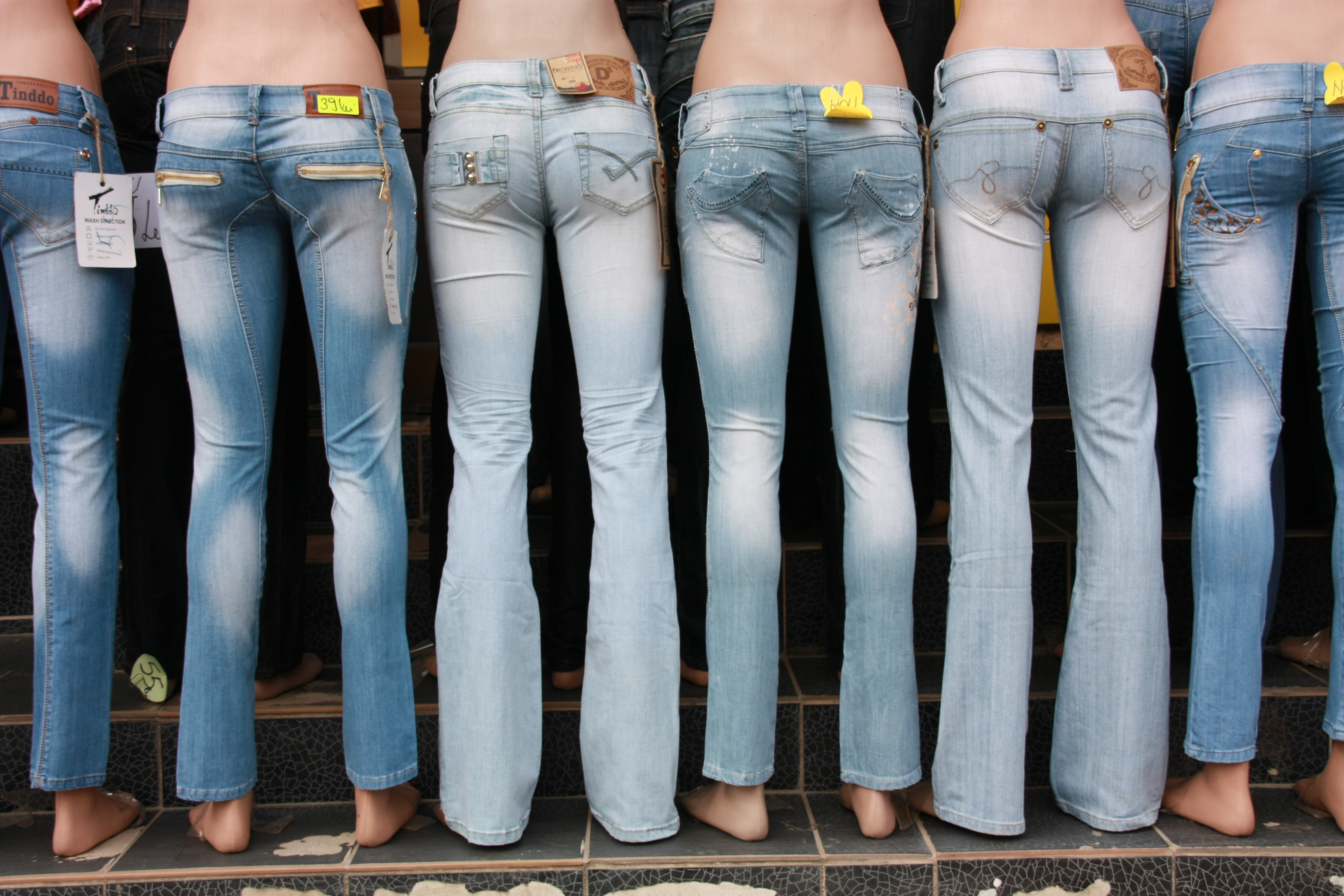 men's secondhand Levi's 517 bootcut jeans fit guide